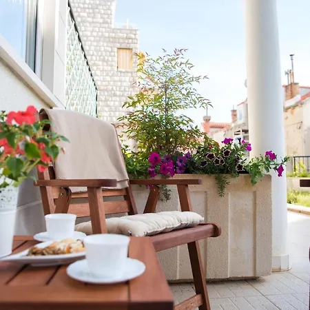Larissa Dubrovnik