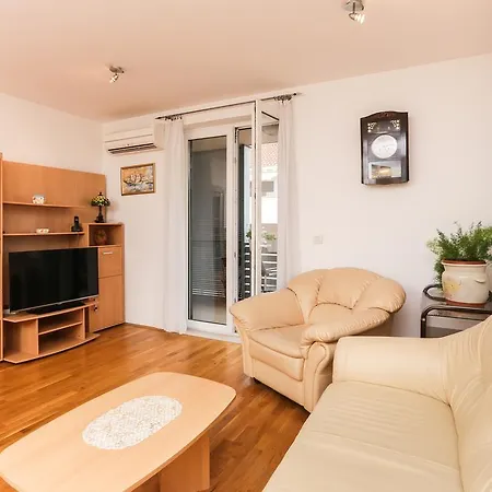 Apartament Larissa